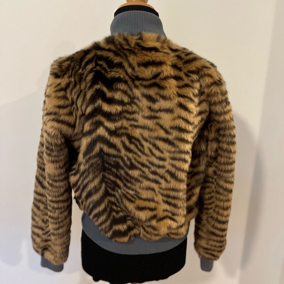 Stella McCartney Girls Faux Fur Jacket - size 12 - Picture 2 of 5